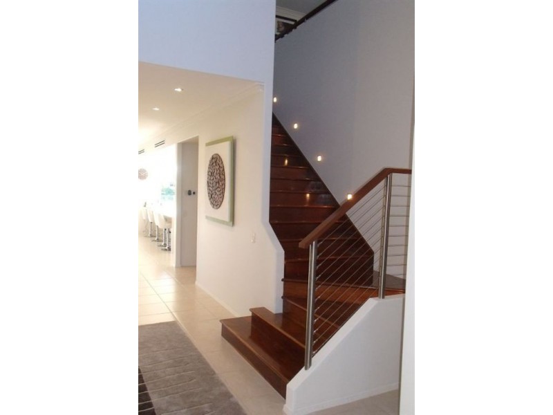 64 Claymore Cres, Sorrento QLD 4217