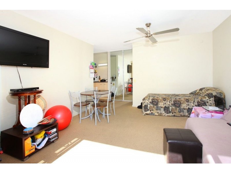 56/2877 Gold Coast Highway, Surfers Paradise QLD 4217