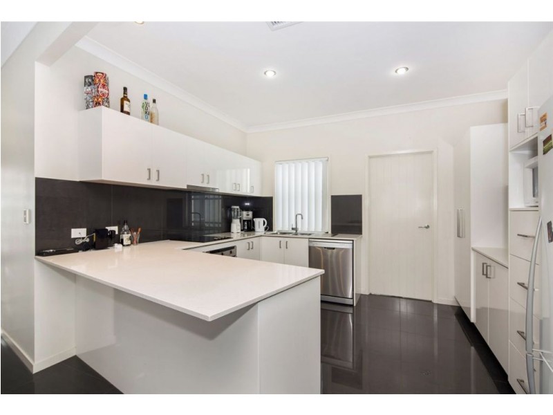 47 Sickle Avenue, Hope Island QLD 4212