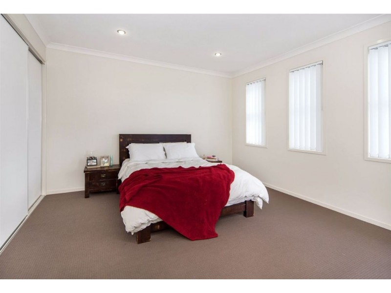 47 Sickle Avenue, Hope Island QLD 4212