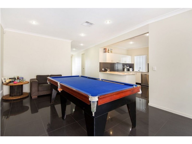 47 Sickle Avenue, Hope Island QLD 4212