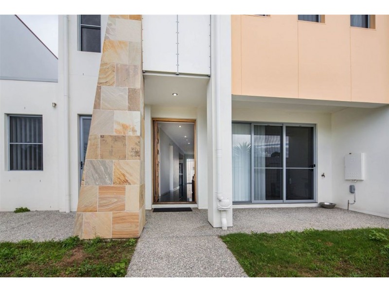 47 Sickle Avenue, Hope Island QLD 4212