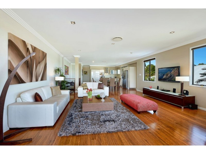 1/6009 The Boulevarde, Benowa QLD 4217