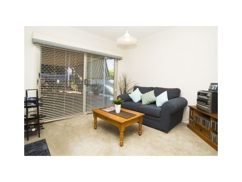 18 Allied Drive, Arundel QLD 4214