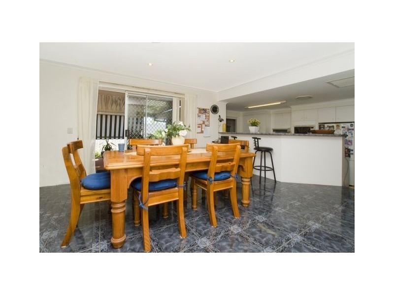 18 Allied Drive, Arundel QLD 4214