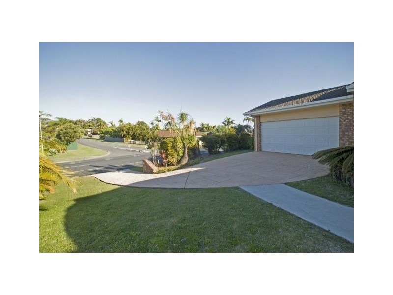 18 Allied Drive, Arundel QLD 4214