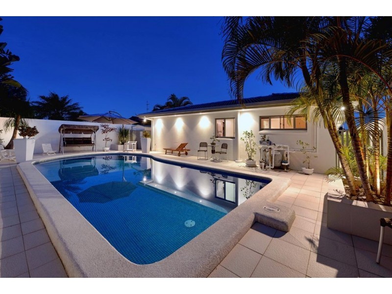 27 Allawah Street, Sorrento QLD 4217