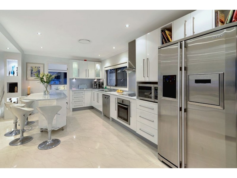 27 Allawah Street, Sorrento QLD 4217