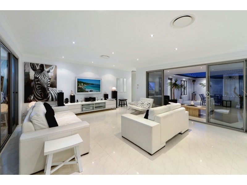 27 Allawah Street, Sorrento QLD 4217