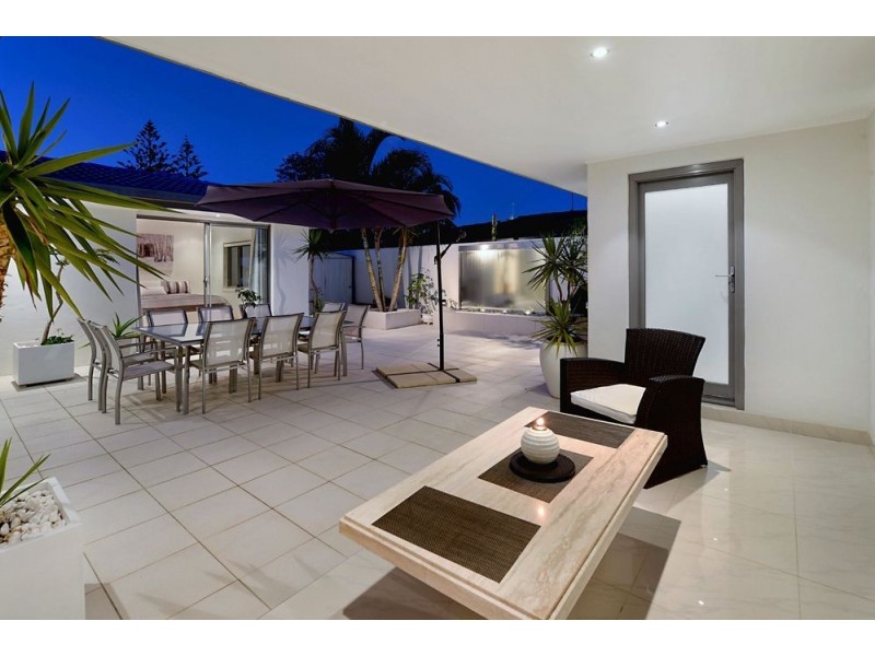 27 Allawah Street, Sorrento QLD 4217