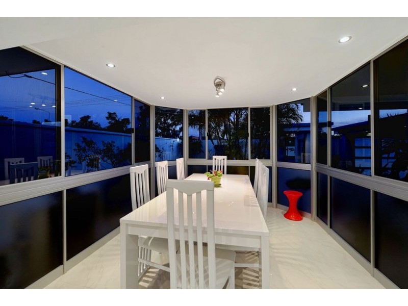 27 Allawah Street, Sorrento QLD 4217
