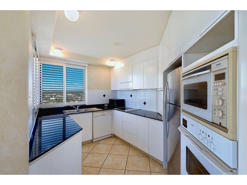 8/19 Peak Ave, Main Beach QLD 4217