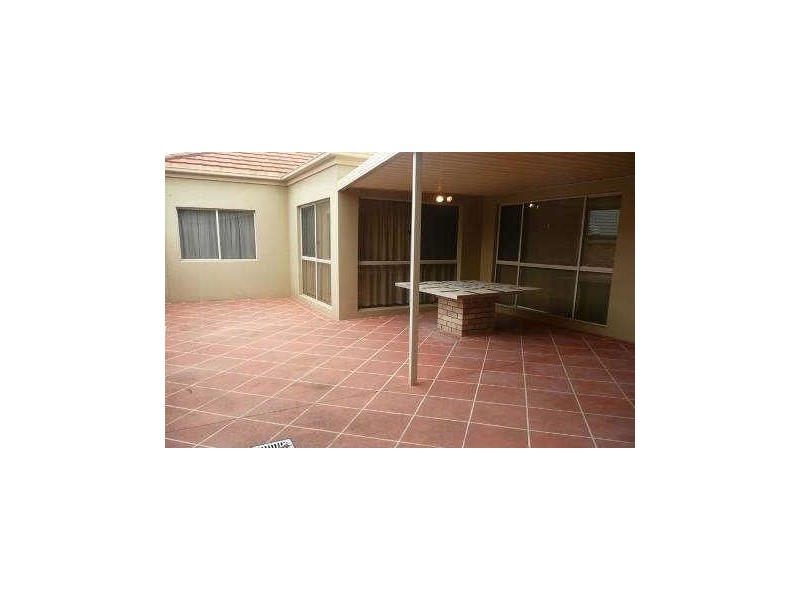 4  Ferndahl Dr, Varsity Lakes QLD 4227