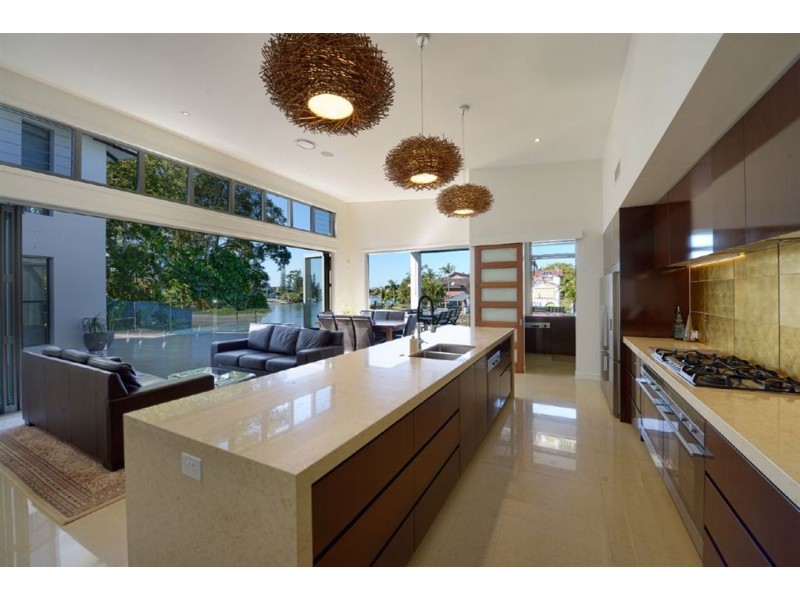 15 Cedar Place, Broadbeach Waters QLD 4218