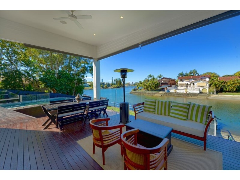 15 Cedar Place, Broadbeach Waters QLD 4218