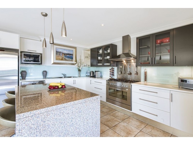 11 Sophie Ave, Broadbeach Waters QLD 4218