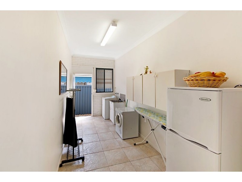 11 Sophie Ave, Broadbeach Waters QLD 4218