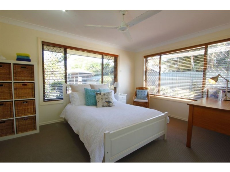 10 Long Island Court, Mermaid Waters QLD 4218