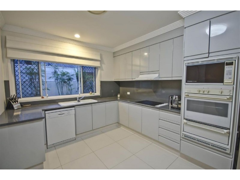 47 charolais Crescent, Benowa QLD 4217