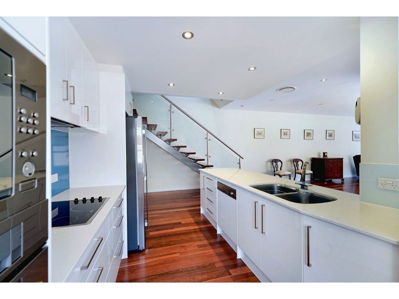 1/20 Vespa Crescent, Surfers Paradise QLD 4217