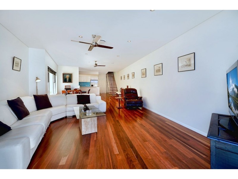1/20 Vespa Crescent, Surfers Paradise QLD 4217