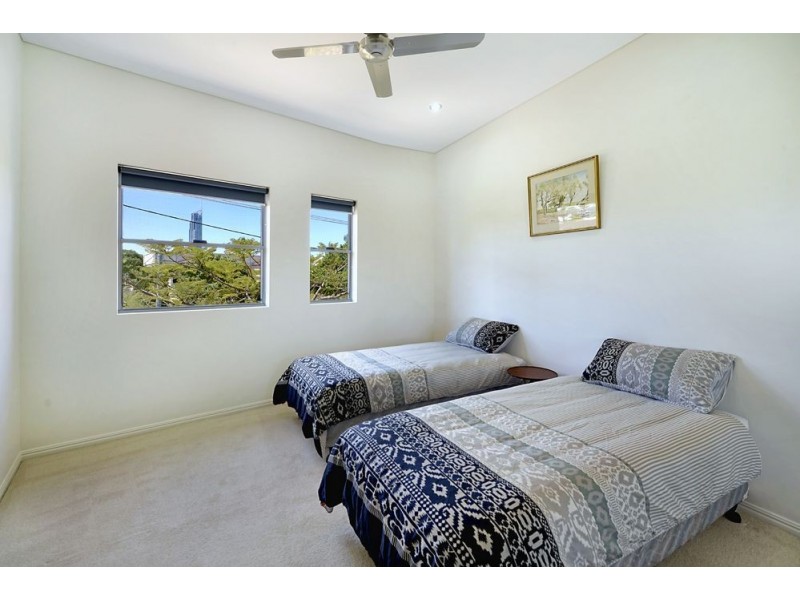 1/20 Vespa Crescent, Surfers Paradise QLD 4217