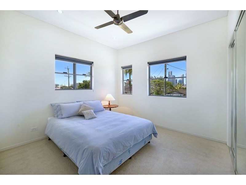 1/20 Vespa Crescent, Surfers Paradise QLD 4217