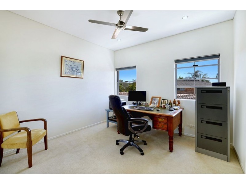 1/20 Vespa Crescent, Surfers Paradise QLD 4217