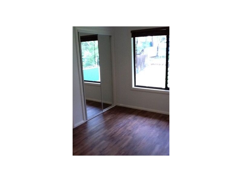 1/4 Dalton St, Southport QLD 4215