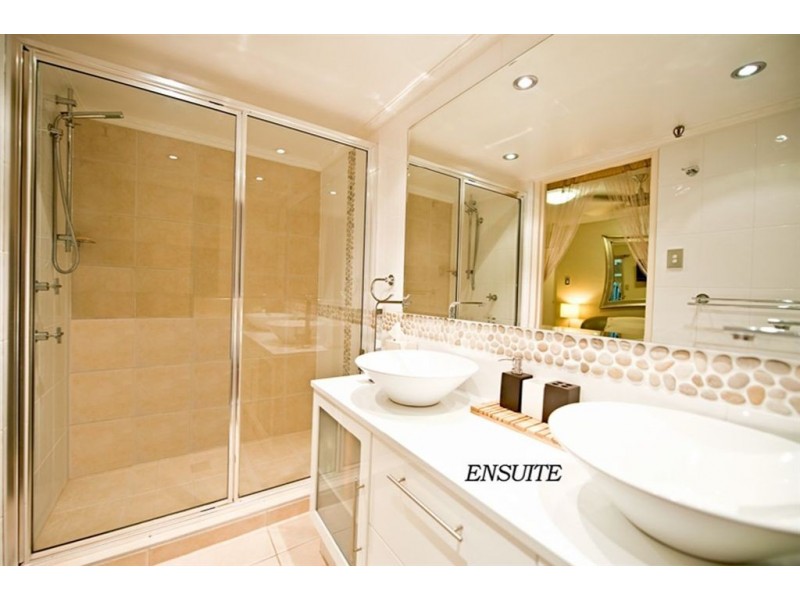 15D/4 Old Burleigh Rd, Surfers Paradise QLD 4217