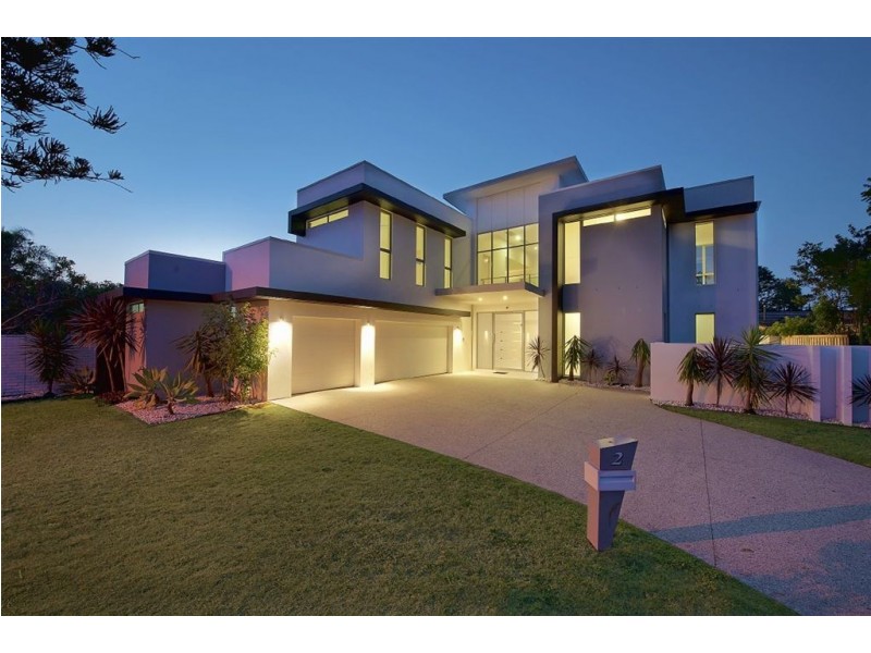 2 Cedar Place, Broadbeach Waters QLD 4218