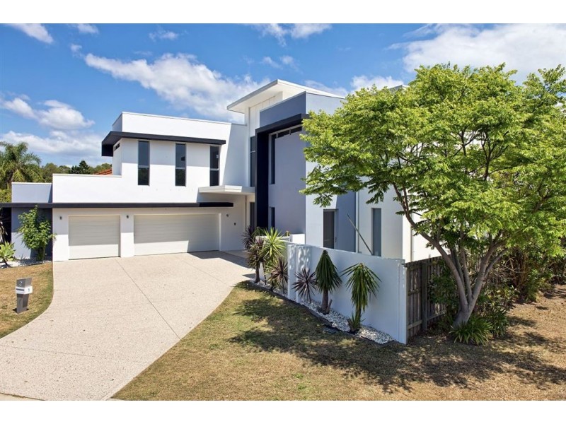 2 Cedar Place, Broadbeach Waters QLD 4218