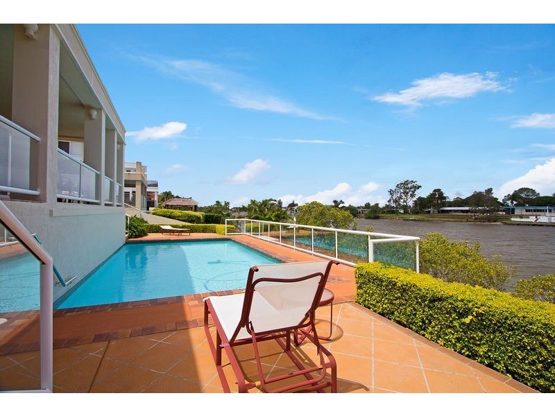 94 Cabana Blvd, Benowa Waters QLD 4217