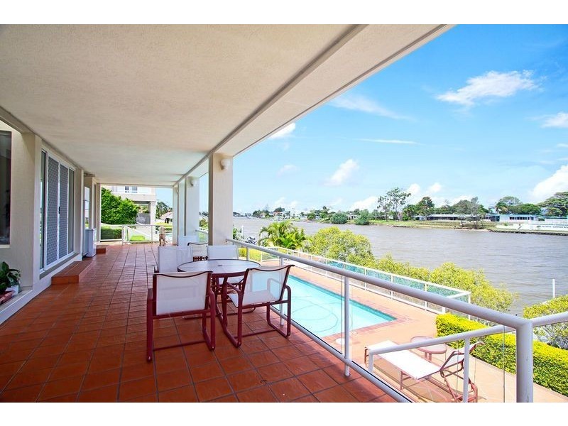 94 Cabana Blvd, Benowa Waters QLD 4217