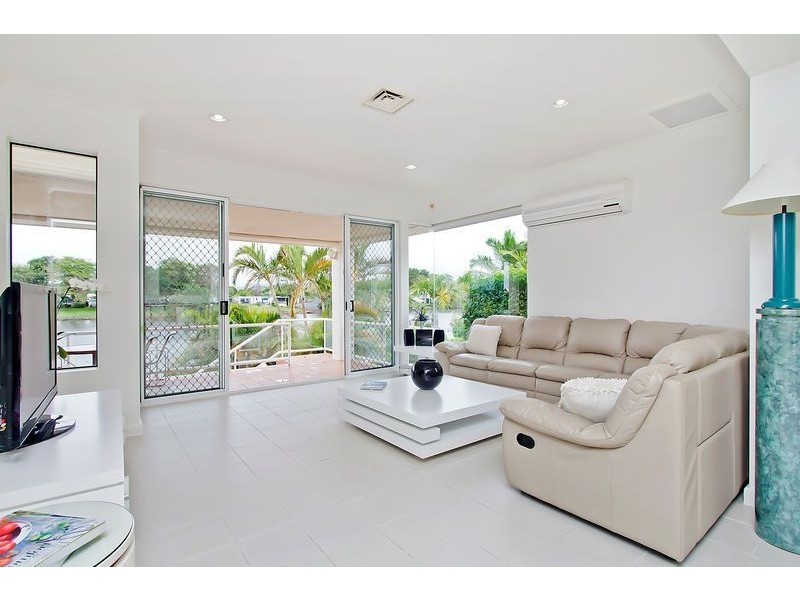 94 Cabana Blvd, Benowa Waters QLD 4217