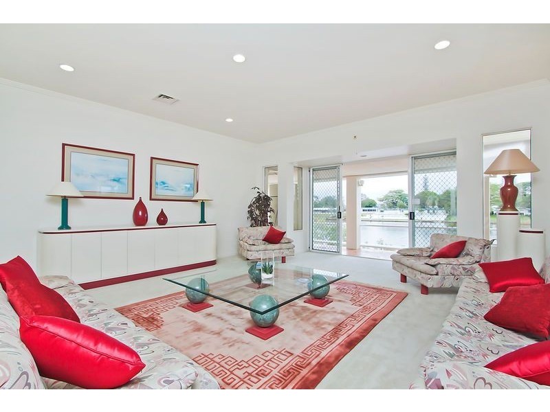 94 Cabana Blvd, Benowa Waters QLD 4217