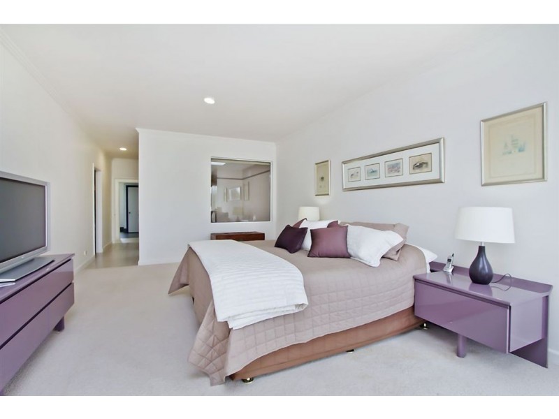 94 Cabana Blvd, Benowa Waters QLD 4217