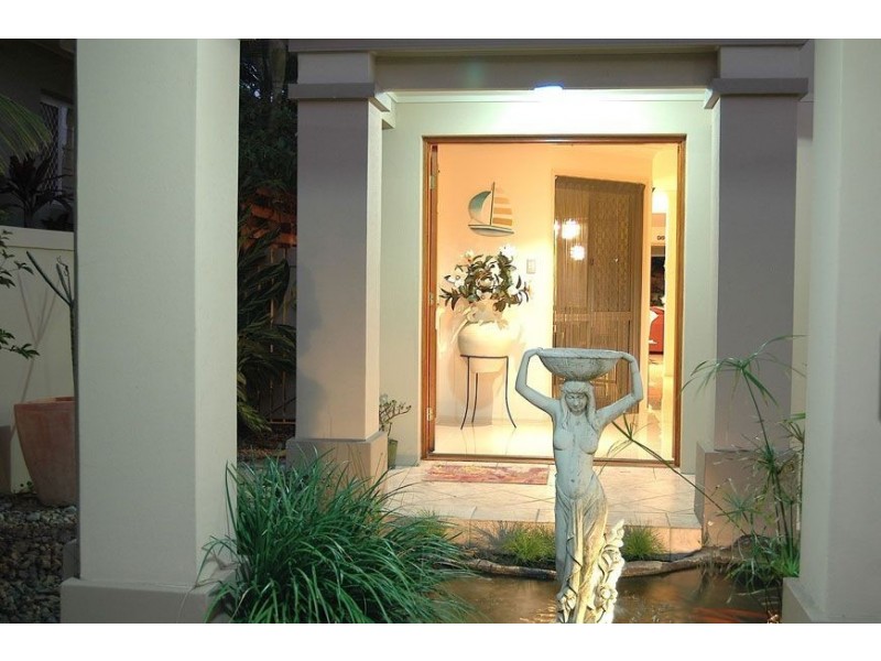 20 The Corso, Isle Of Capri QLD 4217