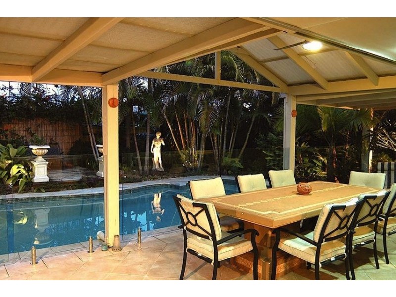 20 The Corso, Isle Of Capri QLD 4217
