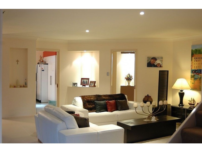 20 The Corso, Isle Of Capri QLD 4217