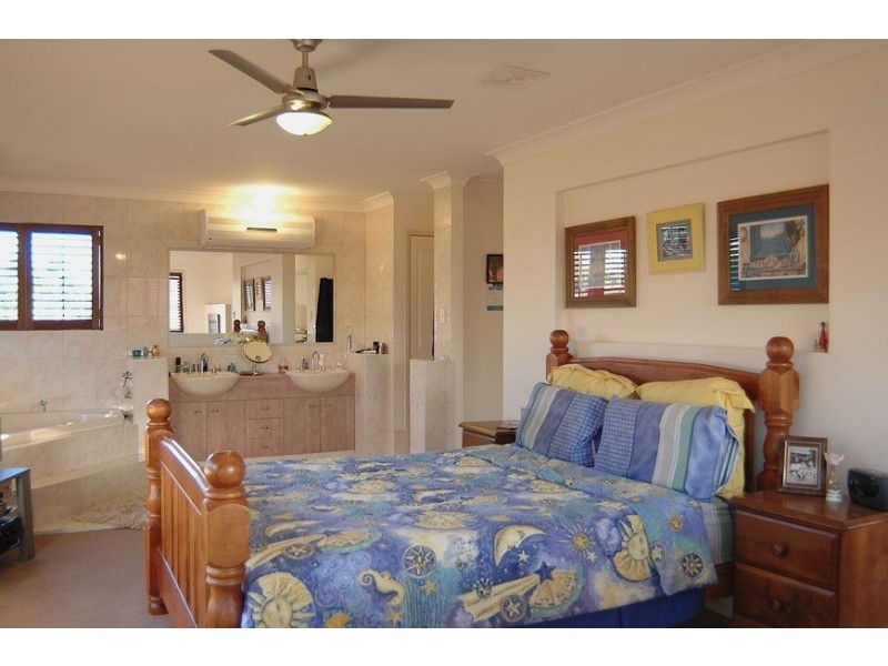 20 The Corso, Isle Of Capri QLD 4217