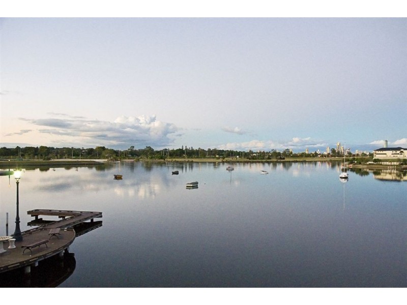 21/3030 The Boulevard, Carrara QLD 4211