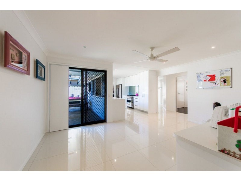 131 Treeview Drive, Burleigh Waters QLD 4220