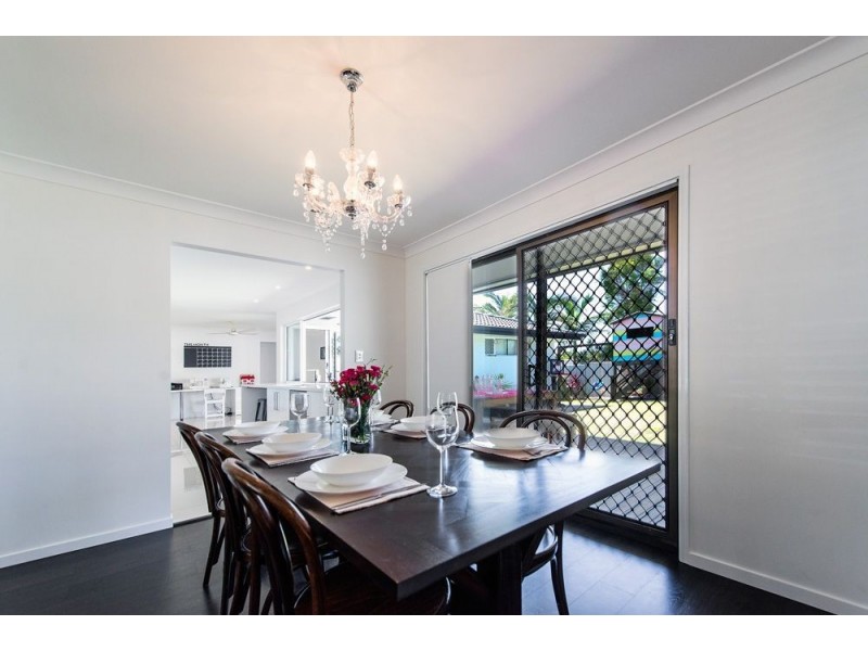 131 Treeview Drive, Burleigh Waters QLD 4220