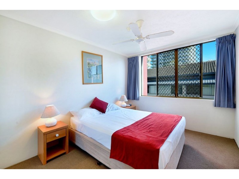 38 Enderley Avenue, Surfers Paradise QLD 4217