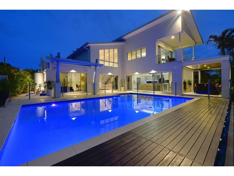 22 River Crescent, Broadbeach Waters QLD 4218