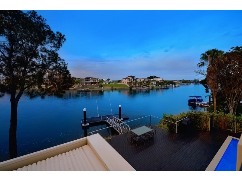 22 River Crescent, Broadbeach Waters QLD 4218