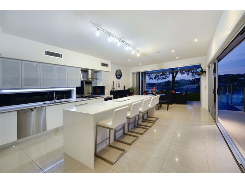 22 River Crescent, Broadbeach Waters QLD 4218