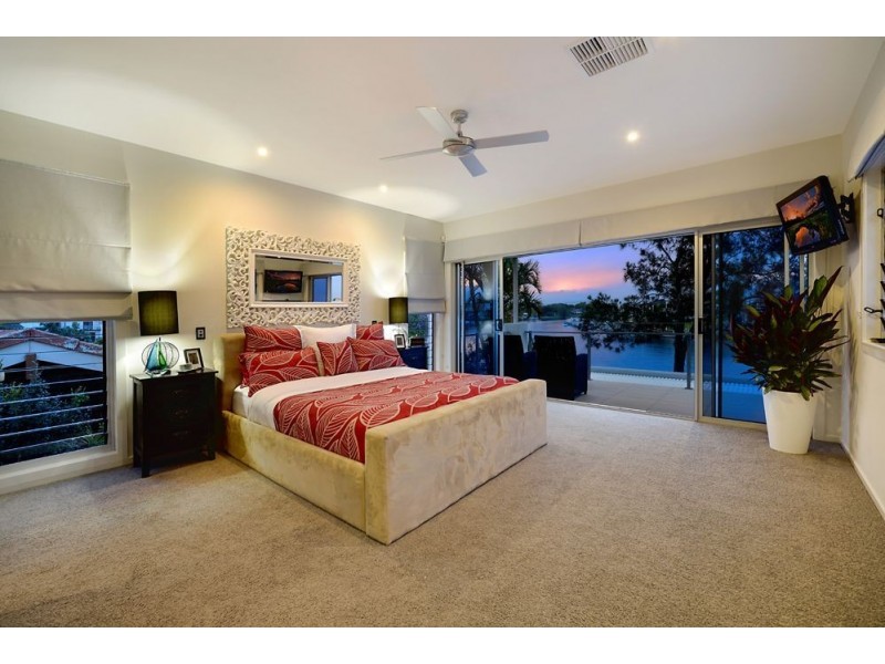 22 River Crescent, Broadbeach Waters QLD 4218