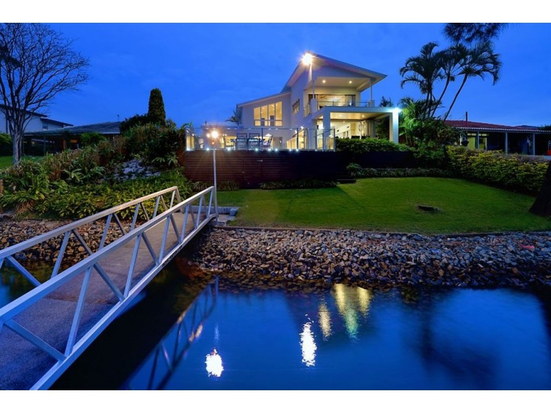 22 River Crescent, Broadbeach Waters QLD 4218